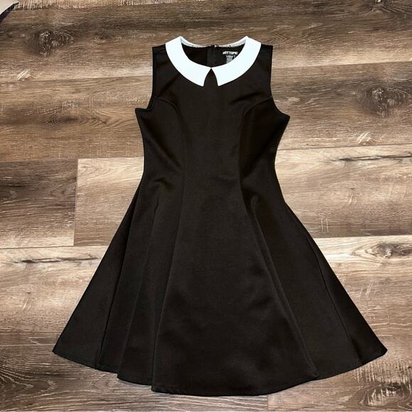 Hot Topic Black and White Collar Sleeveless Gothic Dress Size Small - Picture 4 of 9